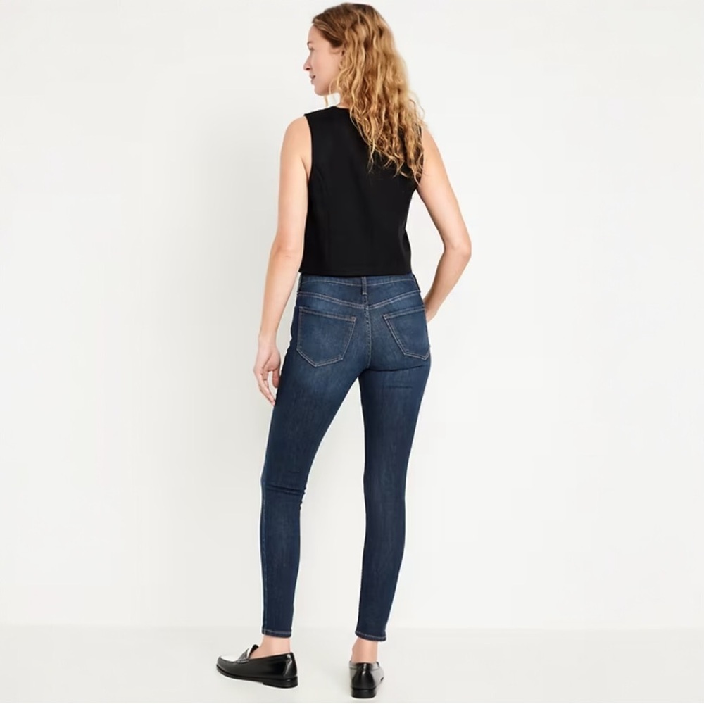 Old Navy Mid Rise Super Skinny Rockstar Jeans - Picture 3 of 13